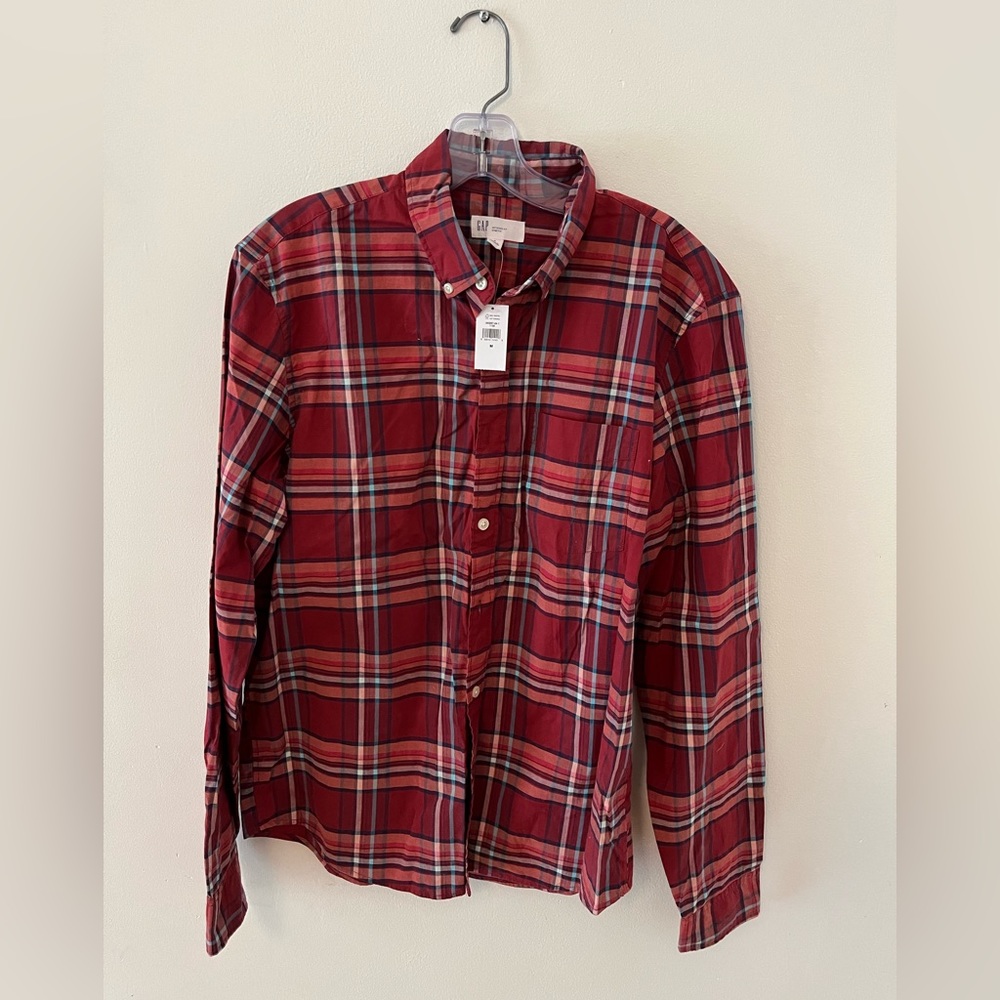 Men’s GAP shirt